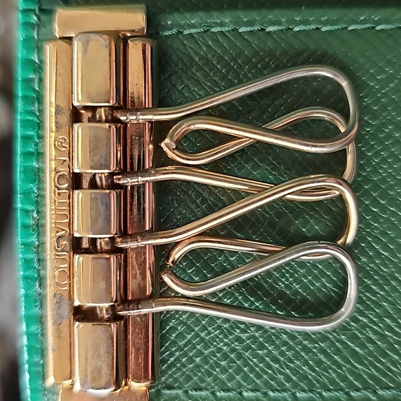 Louis Vuitton Epi Key Holder - Picture 3 of 5